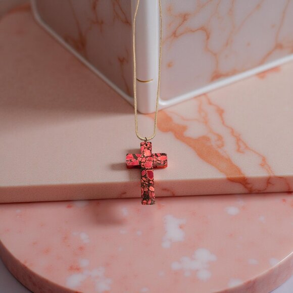 RED TURQUOISE LARGE CROSS ON SILVER PLATED CHAIN 20 INCHES. - Picture 2 of 4